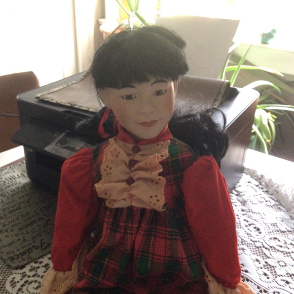 Asian girl doll - Picture 6 of 12